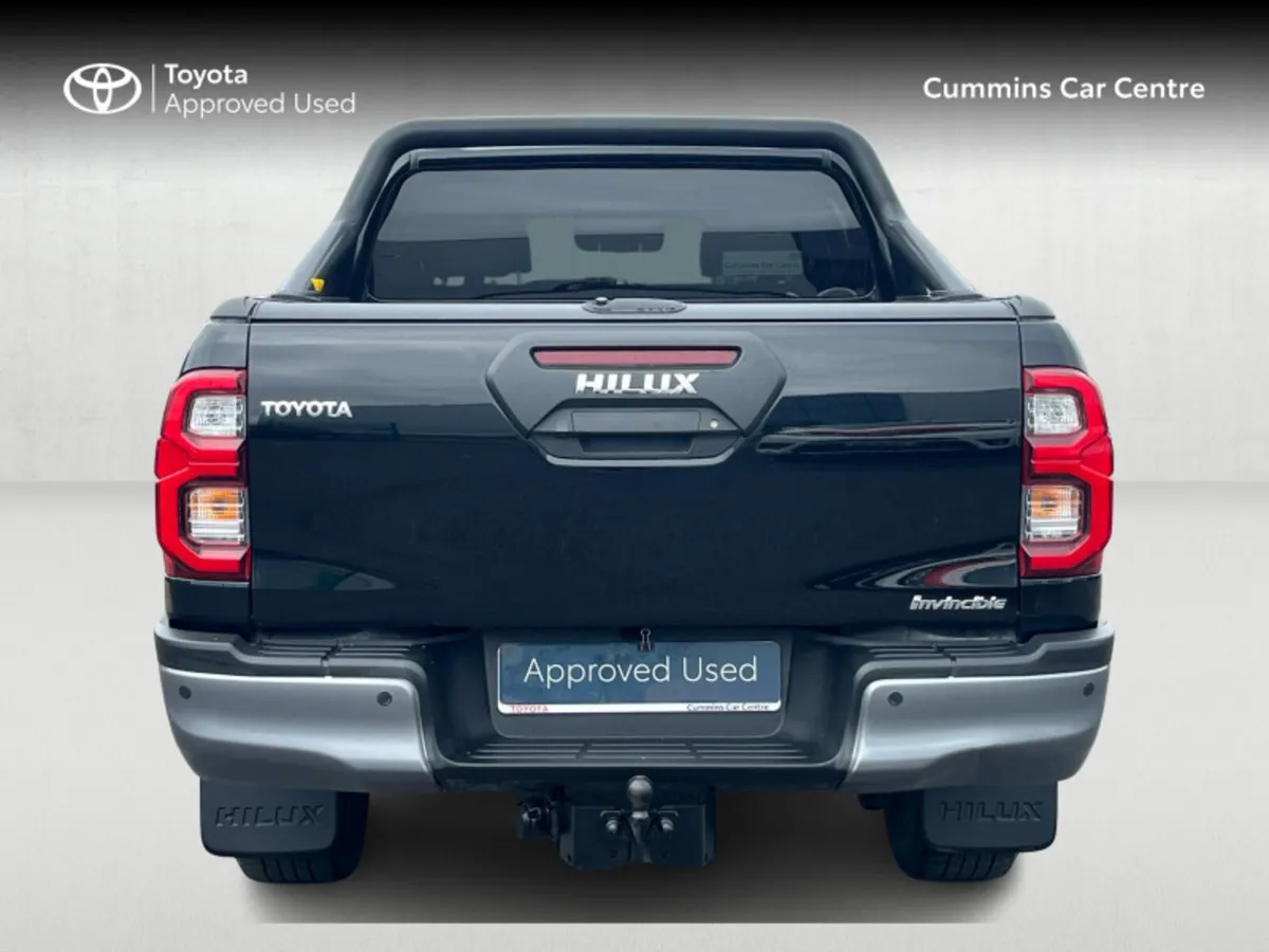 Toyota Hilux 2.8 INVINCIBLE AUTO 4DR - Image 4