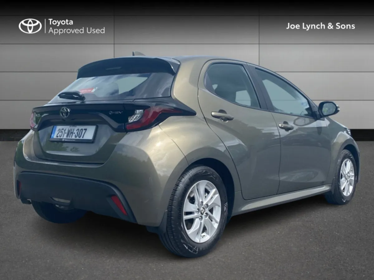 Toyota Yaris Yaris Hybrid 115 Luna - Image 2