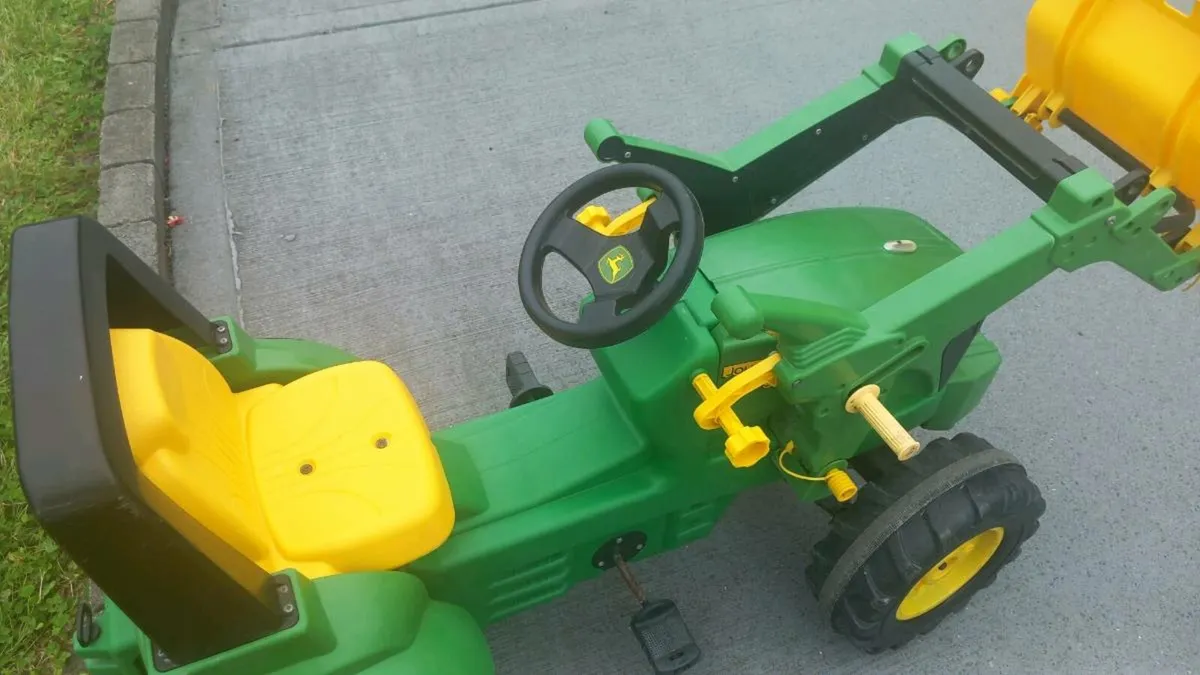 Kids Rolly toy tractor  - John Deere - Image 2