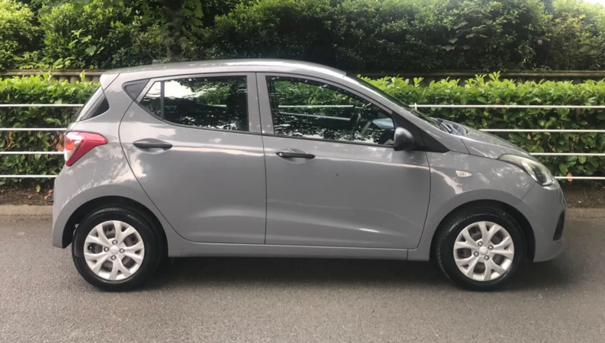 Hyundai i10 Deluxe Edition 1.0 Petrol 120k kms - Image 4