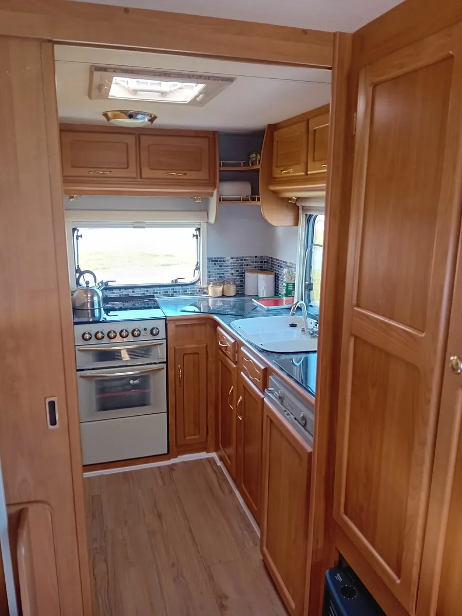Caravan - Image 3