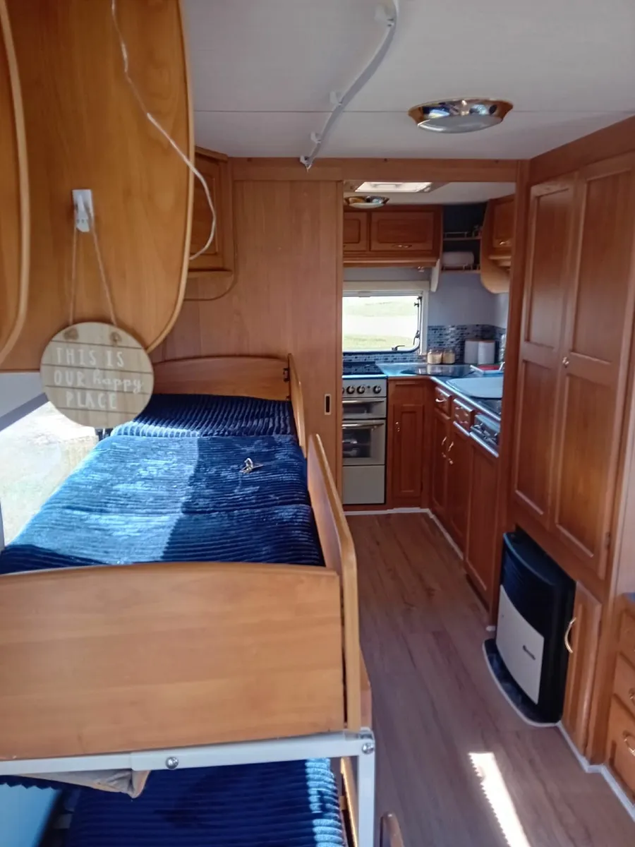 Caravan - Image 4