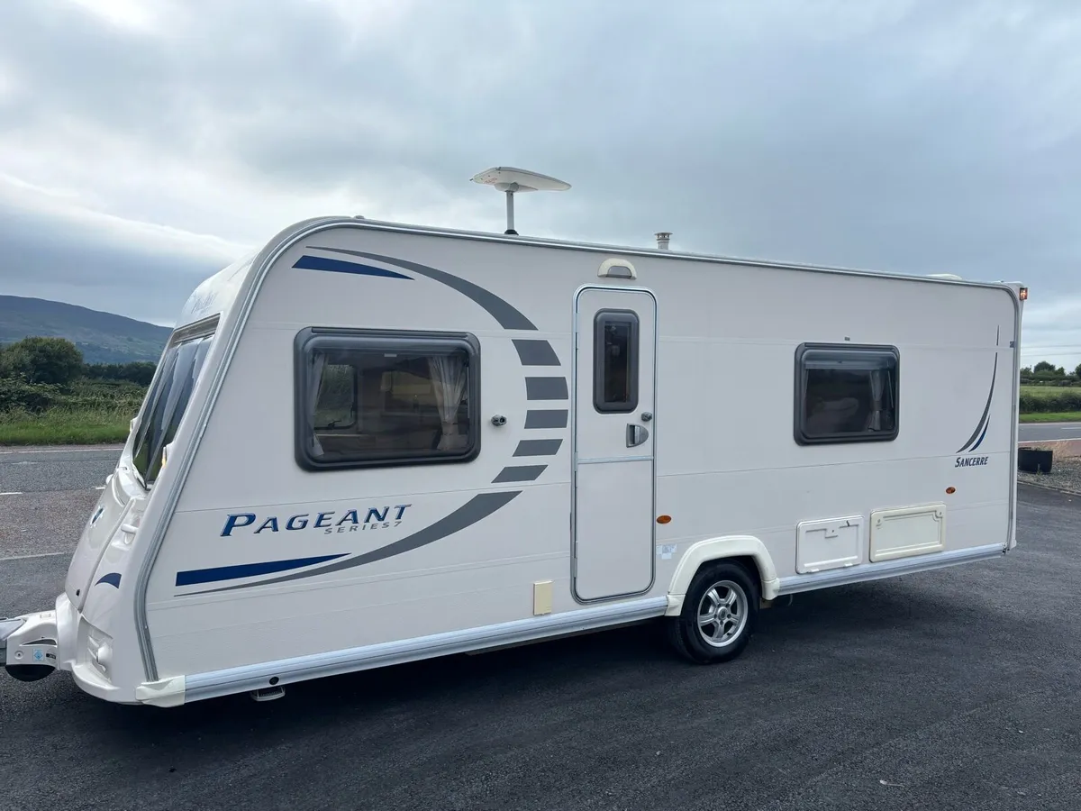 BAILEY PAGEANT SERIES 7  4 berth FIEXED BED 2011 - Image 2