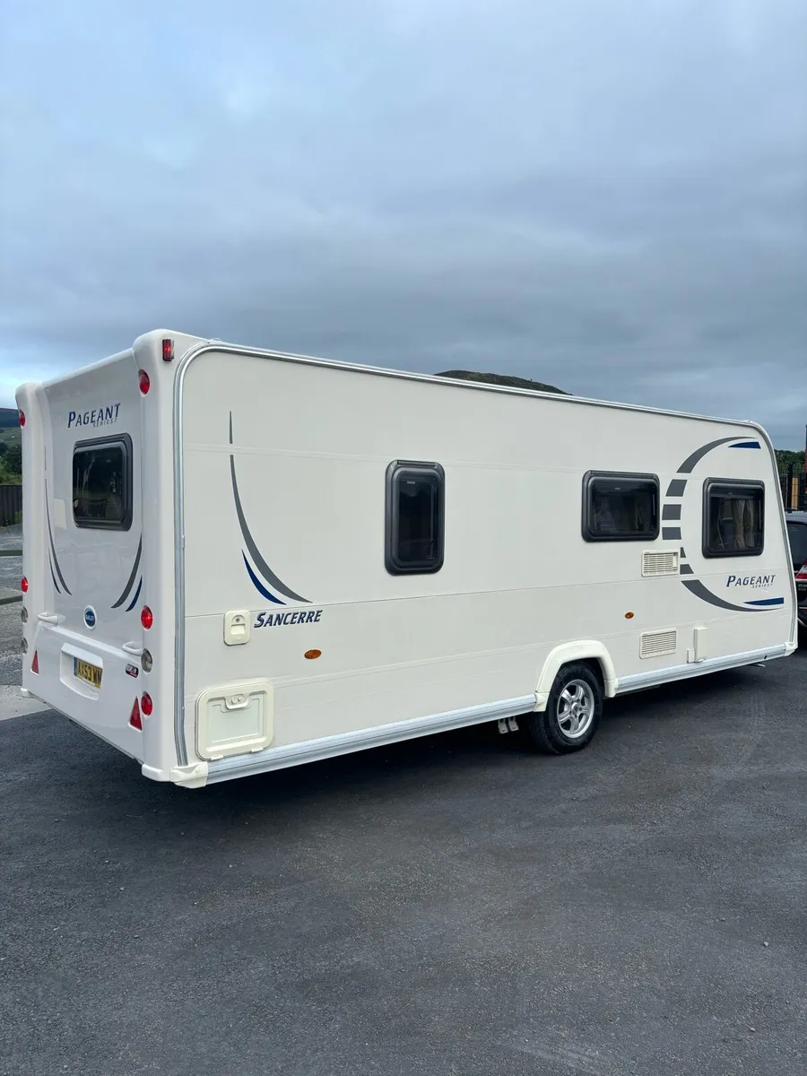 BAILEY PAGEANT SERIES 7  4 berth FIEXED BED 2011 - Image 4