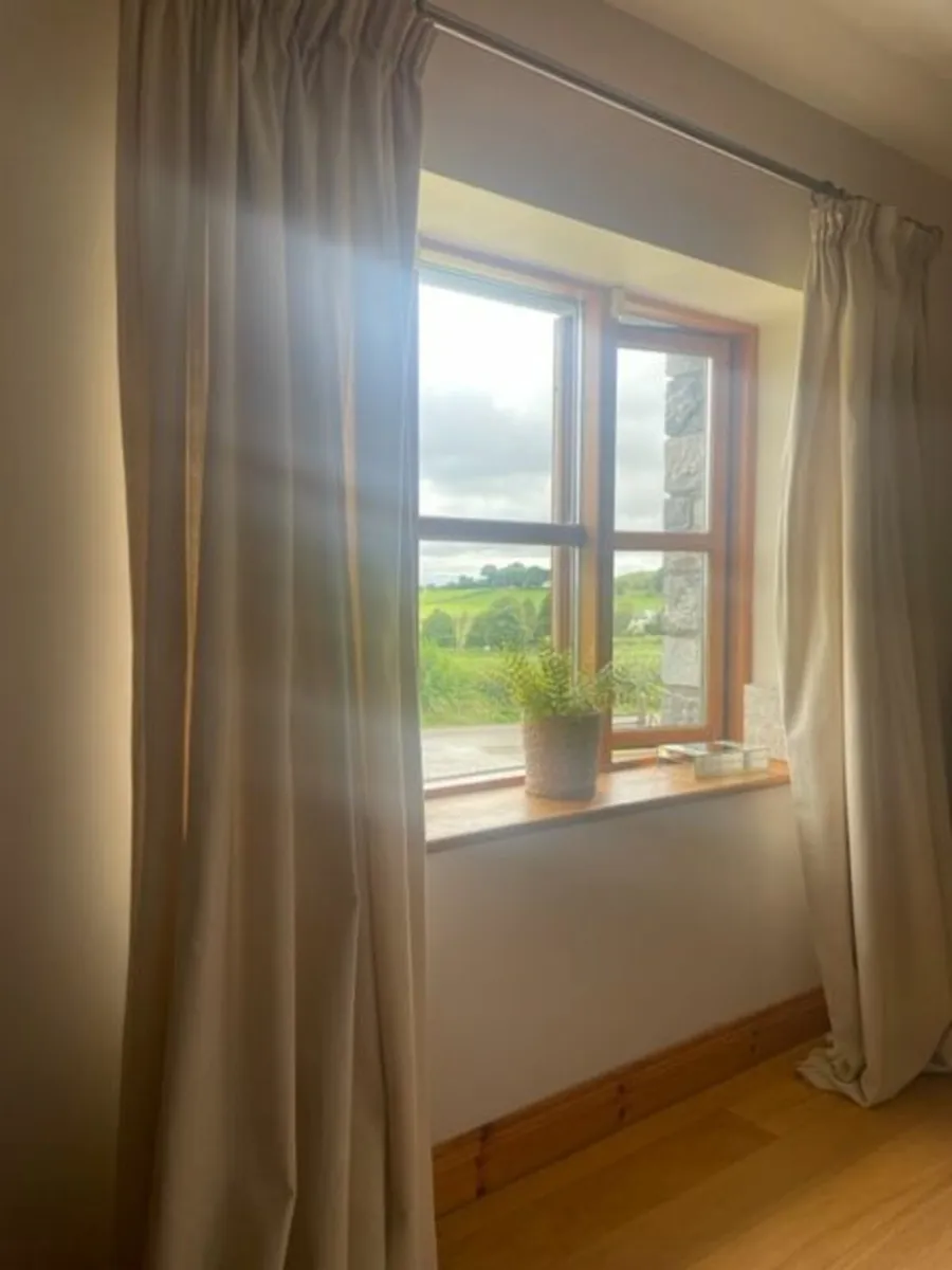 Curtains and Bedding - Image 2