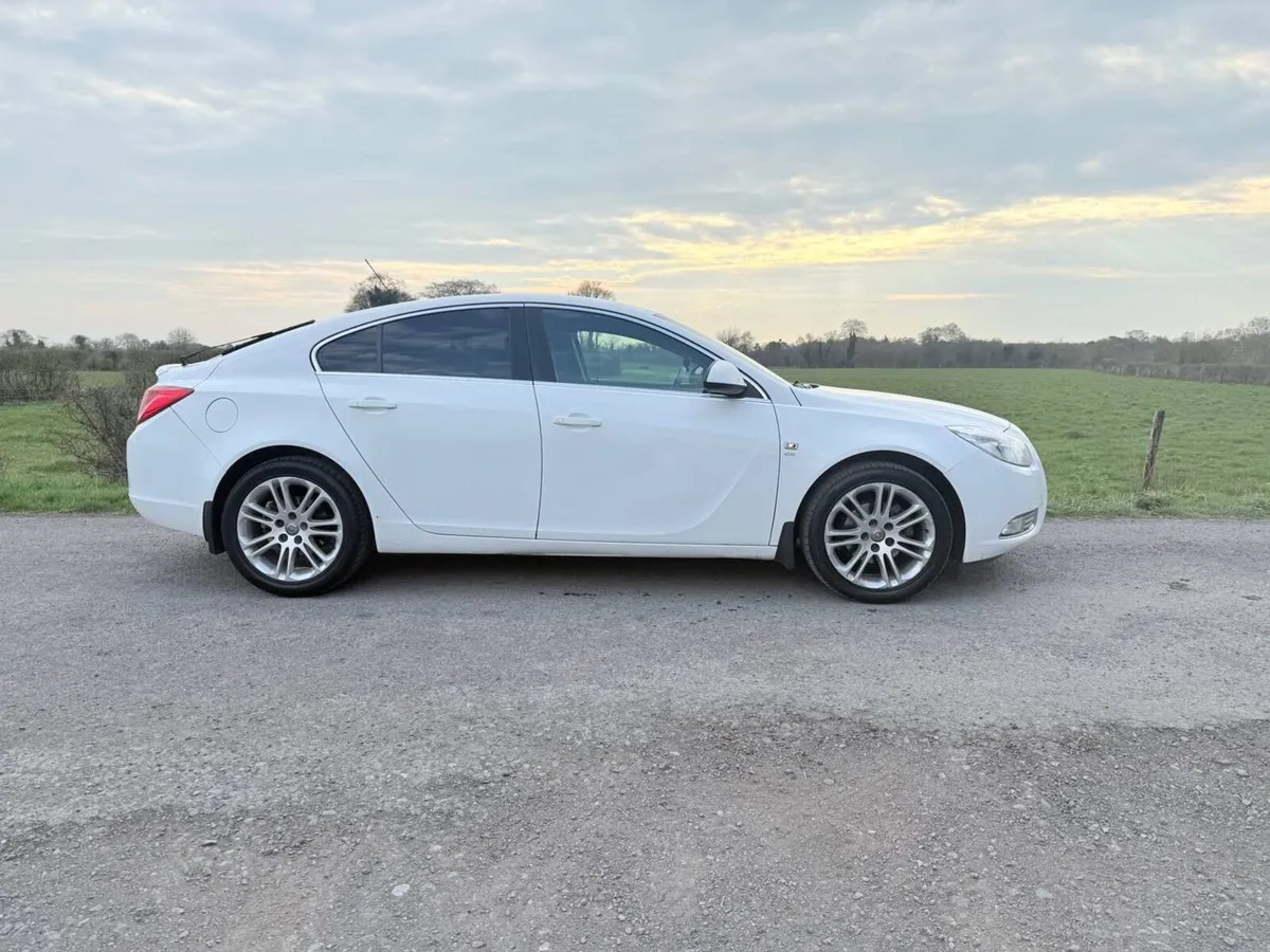 Vauxhall/OPEL Insignia 🔥NEW NCT🔥 Low mileage - Image 3