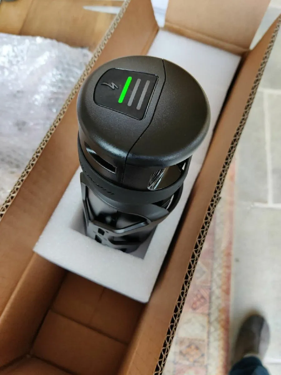 Specialized SL range extender 160w with charger - Image 3