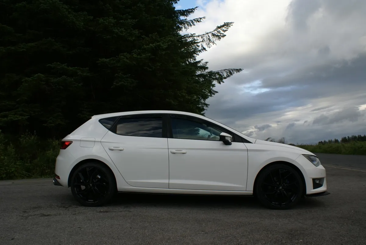 SEAT Leon 2015 - Image 2