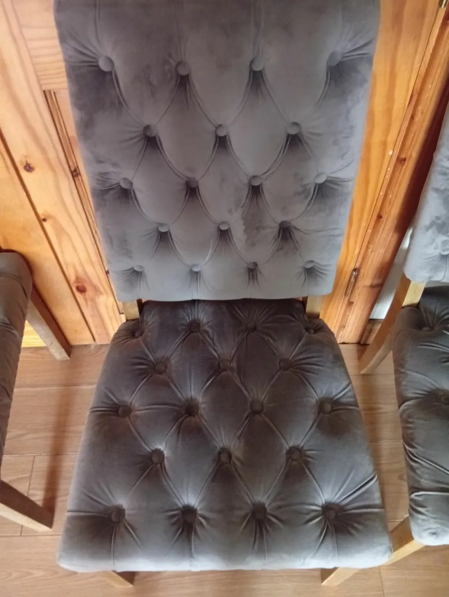 Luxury Velvet dining kitchen chairs set - Image 4