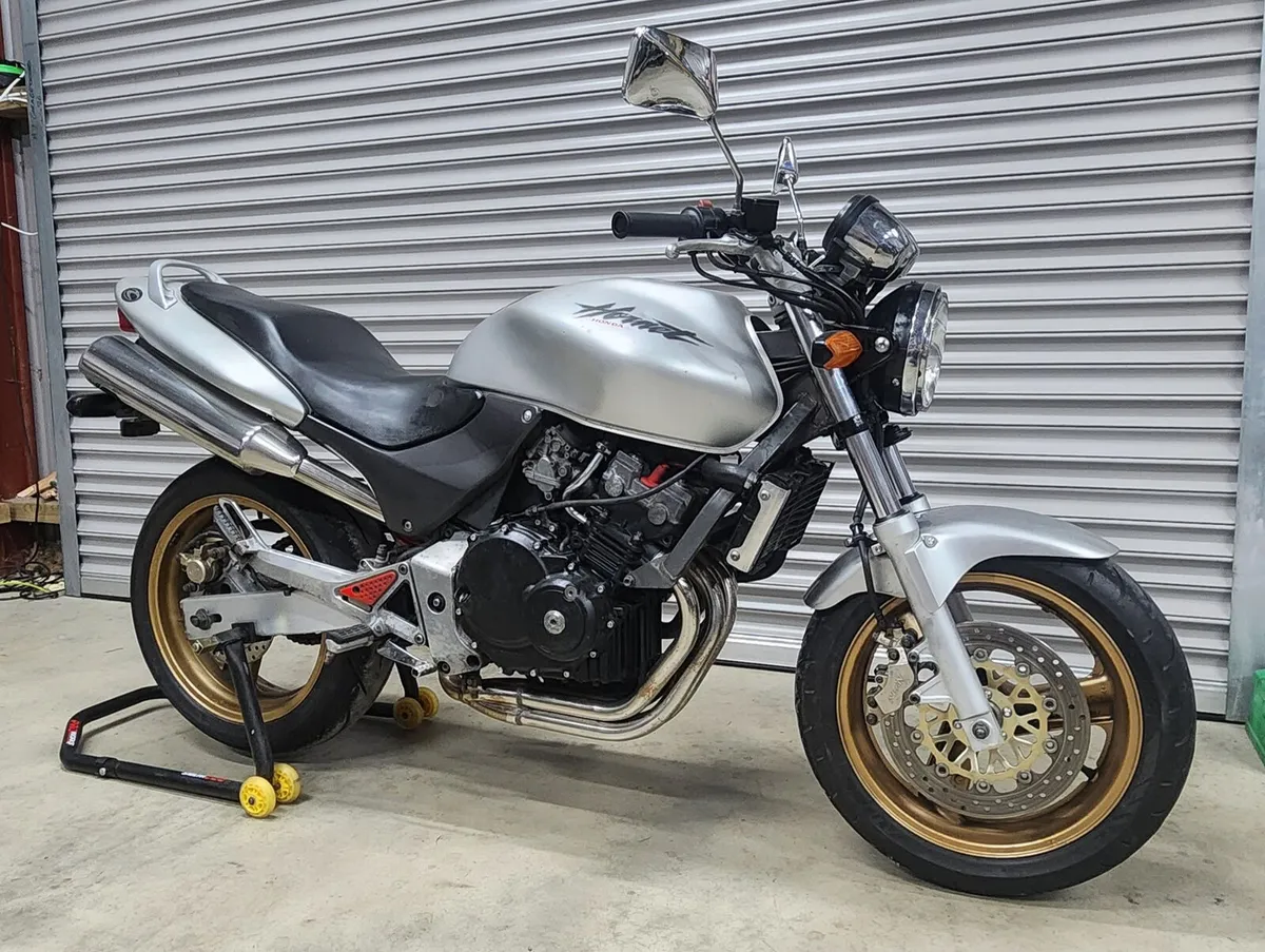 Honda Hornet 250 CB250F 1999 - Image 1