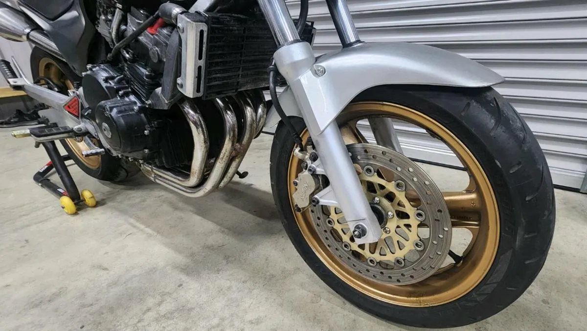 Honda Hornet 250 CB250F 1999 - Image 3