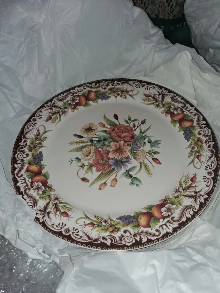 Heritage Dining Set - Image 1