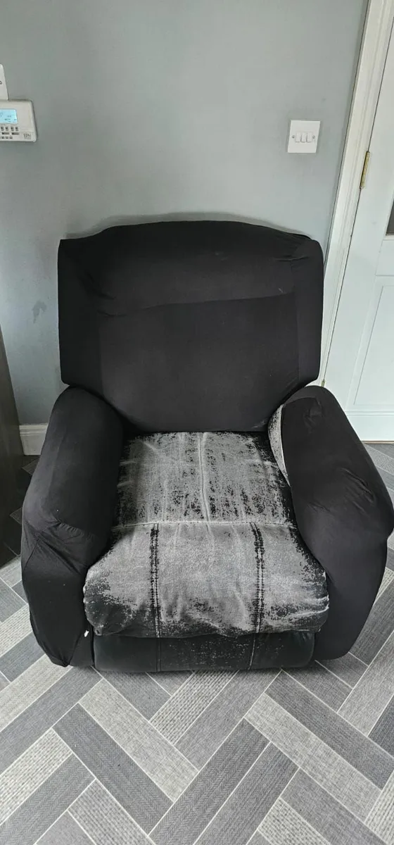 FREE couch and 2 reclining arm chairs - Image 3