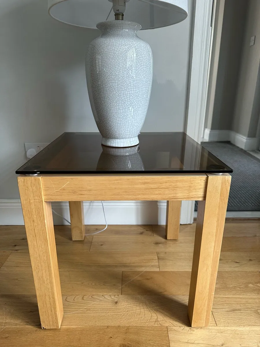 2 matching Oak & glass top lamp tables - Image 1
