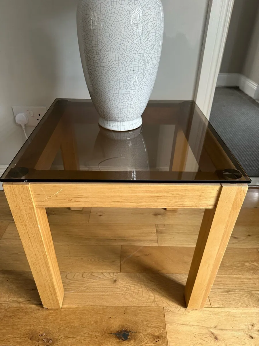 2 matching Oak & glass top lamp tables - Image 2