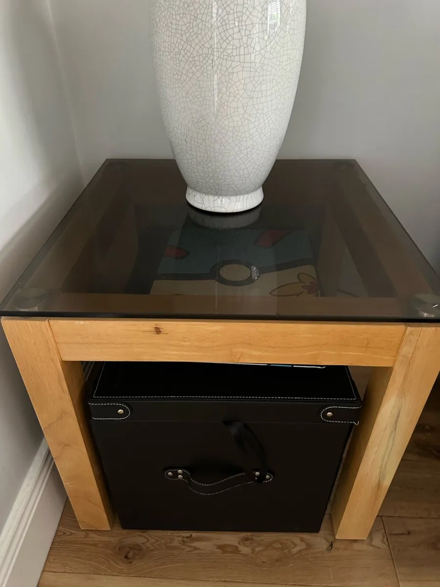 2 matching Oak & glass top lamp tables - Image 3