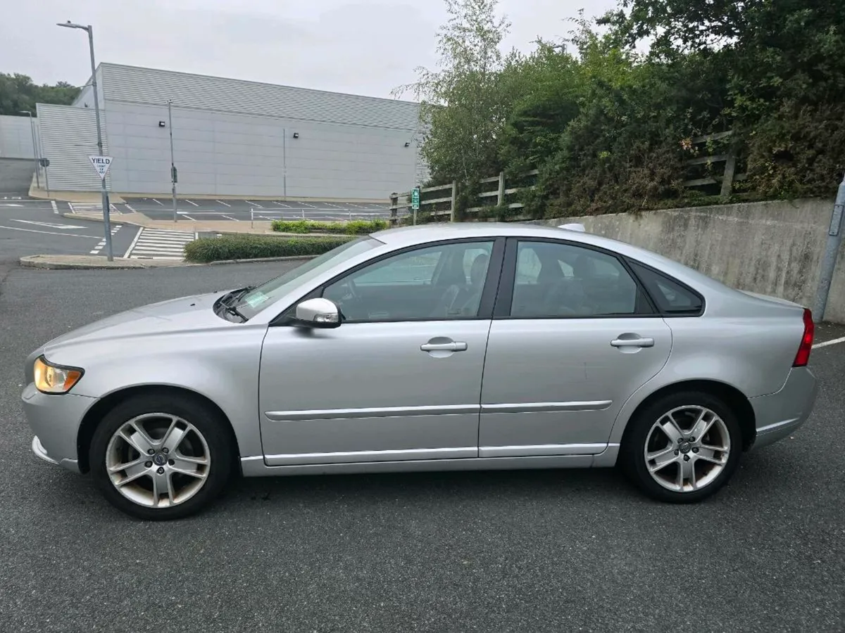 Volvo S40 2008 - Image 2