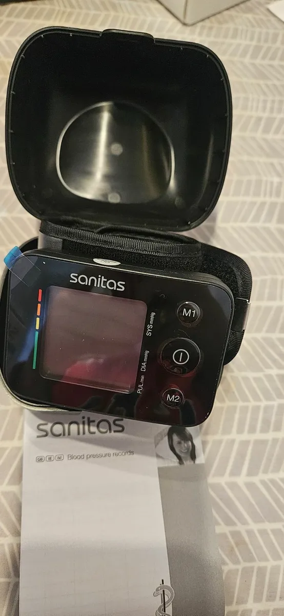Blood pressure monitor Wrist - Image 1