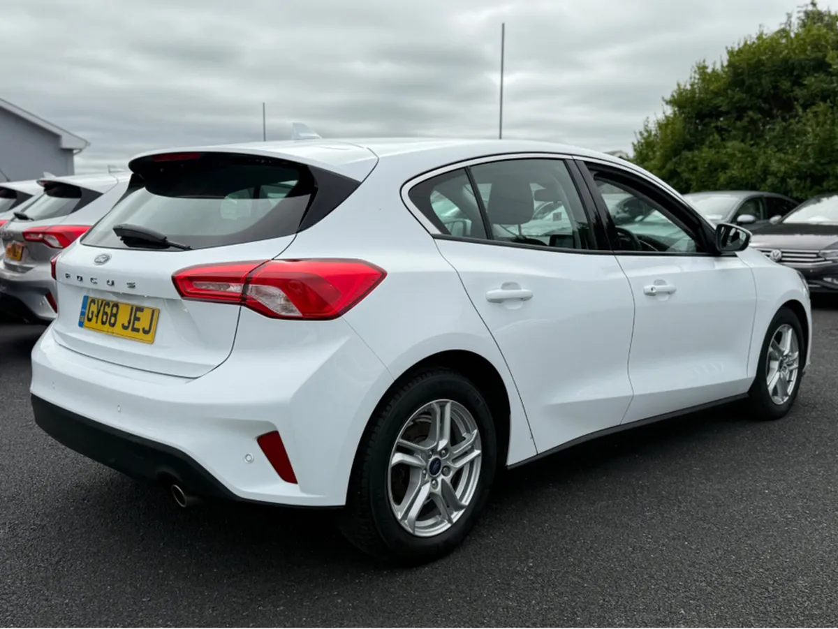Ford Focus ZETEC TDCI AUTO - Image 4