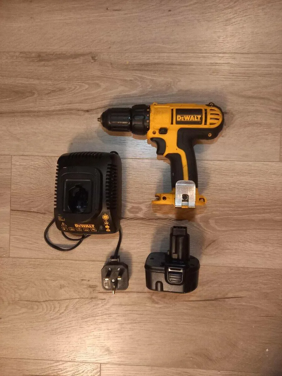 DeWalt Cordless Drill Set