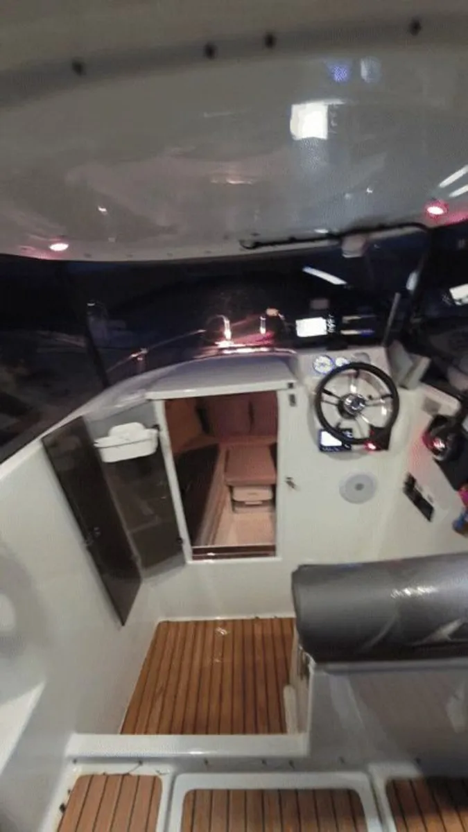 Swordfish 540 Pilothouse boat (weekender) - Image 3