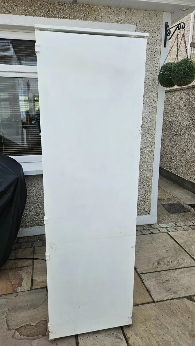 Integrated fridge - Image 4