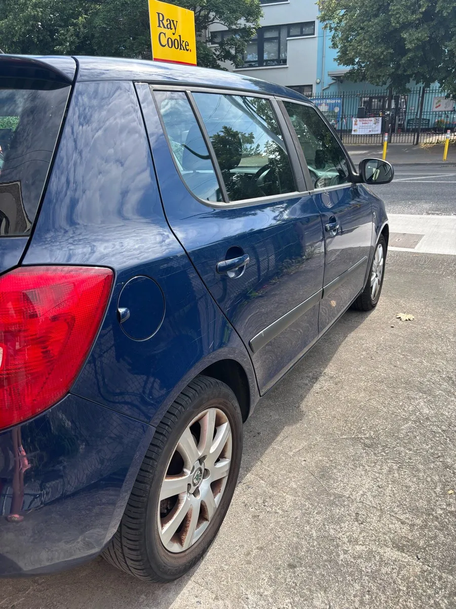 2011 AUTOMATIC SKODA FABIA 1.2 - Image 4