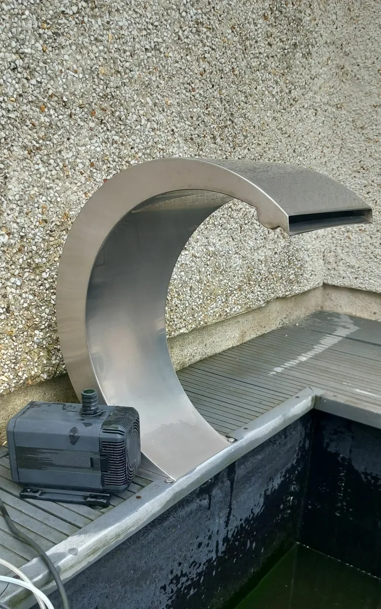 Water feature - Image 1