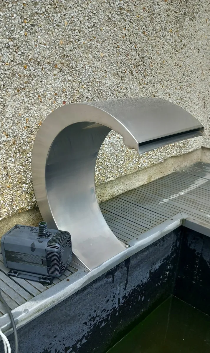 Garden water feature - Image 2
