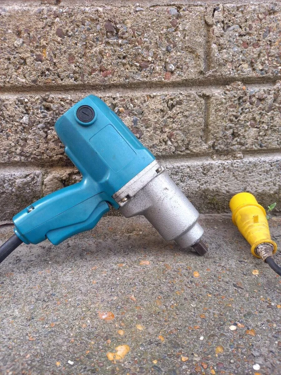 Makita 1/2" Impact Wrench - Image 2