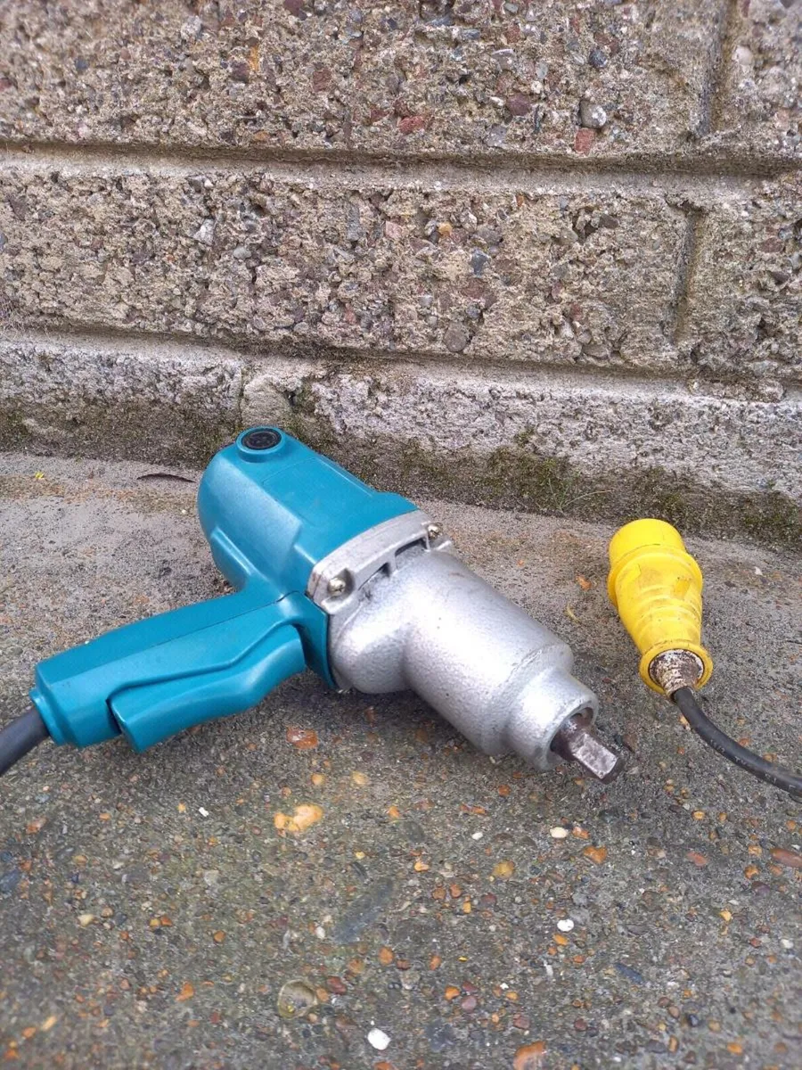 Makita 1/2" Impact Wrench - Image 3