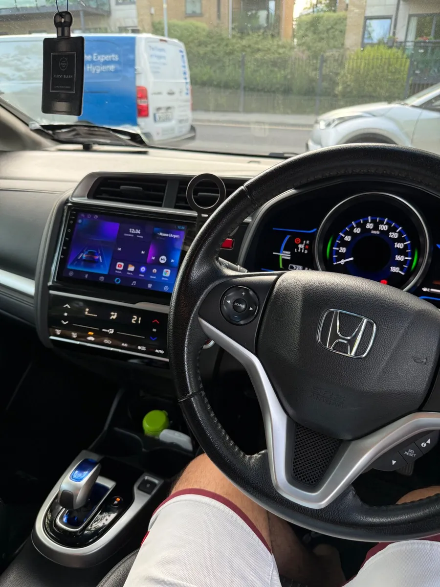 Honda Fit 2013 - Image 2