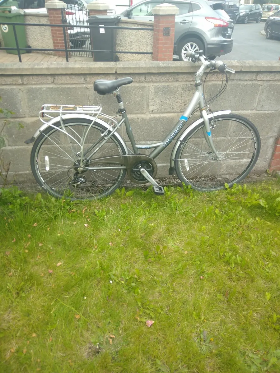 Ladies Bicycle - Image 4