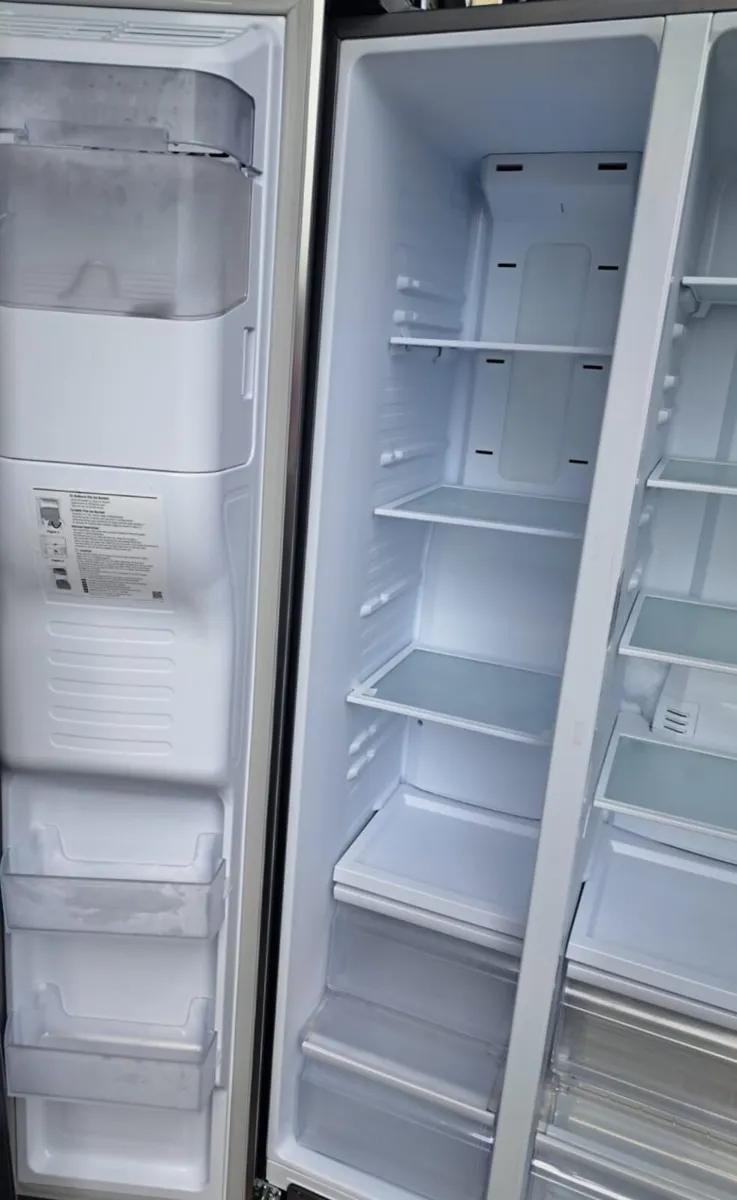 Samsung fridge freezer - Image 2