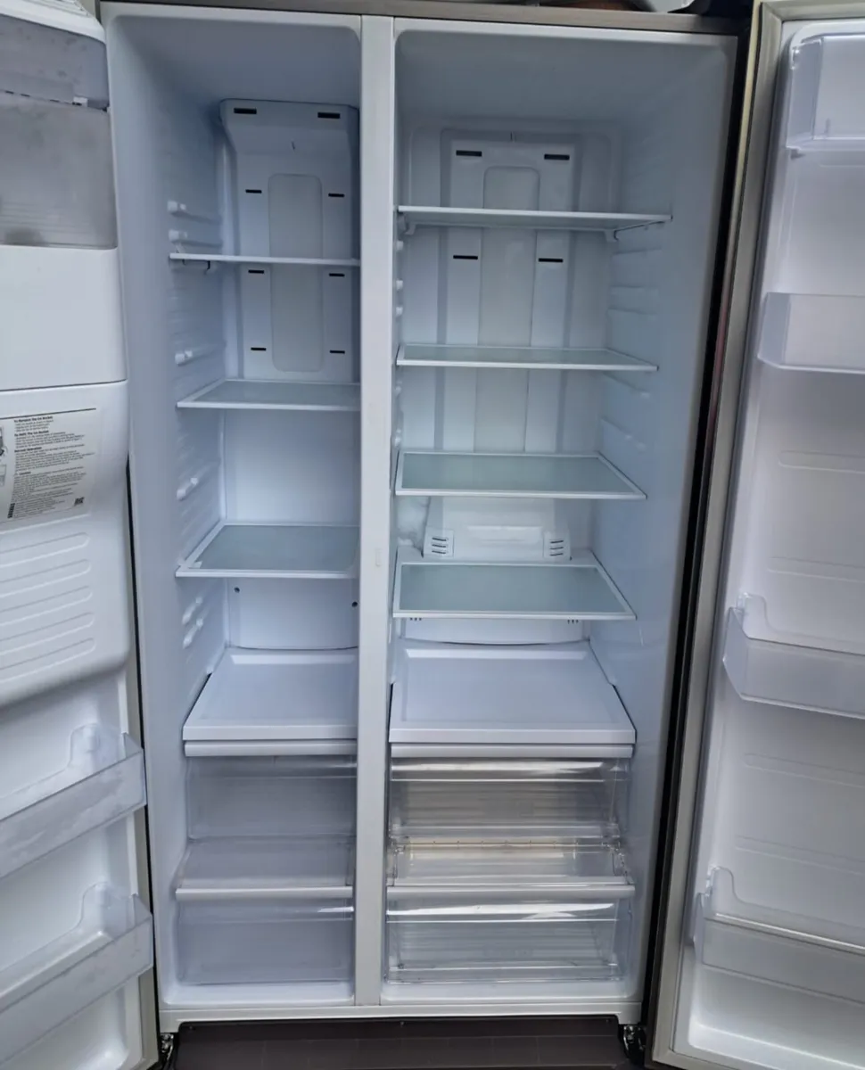 Samsung fridge freezer - Image 4