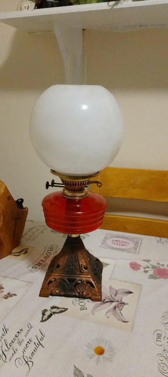 Victorian oil lamp - Image 2