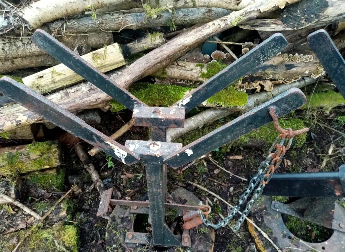 2 Chain saw log holder...solid steel - Image 1