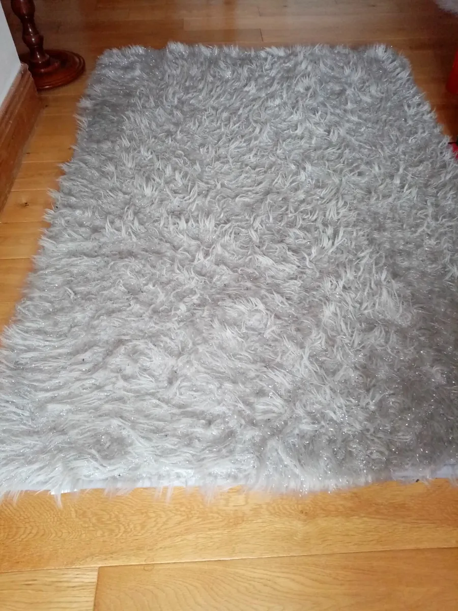 2 silver... grey rugs - Image 2