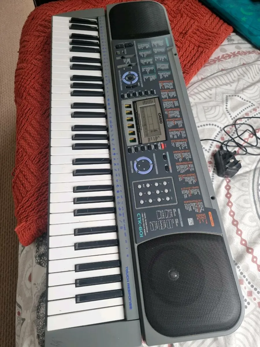 Piano keyboard - Image 1