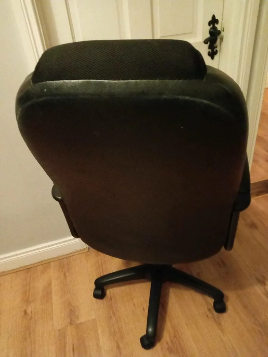 Swivel chair - Image 3
