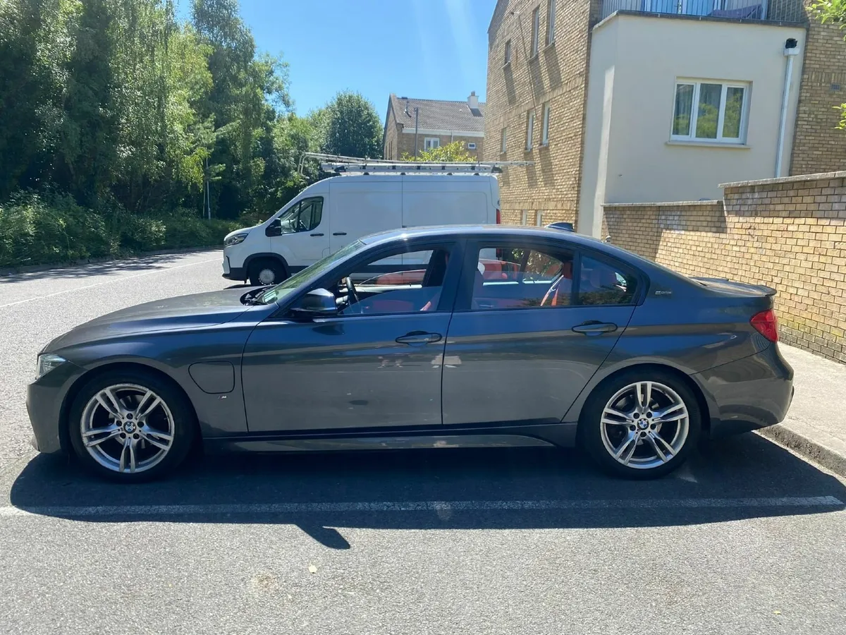 BMW 3-Series 2017 - Image 4