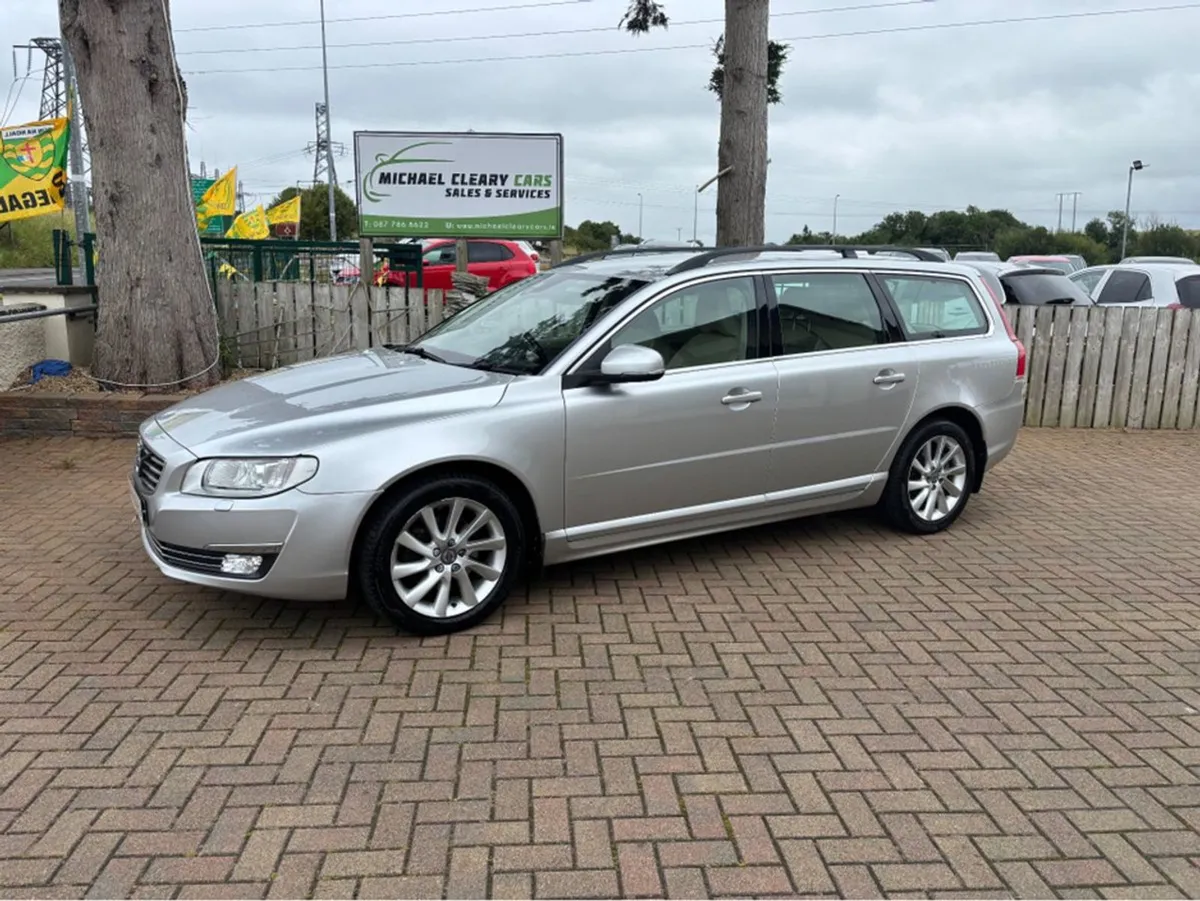 Volvo V70 D4 SE Luxury GT 5DR Auto - Image 2