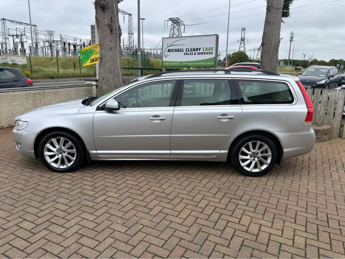 Volvo V70 D4 SE Luxury GT 5DR Auto - Image 3