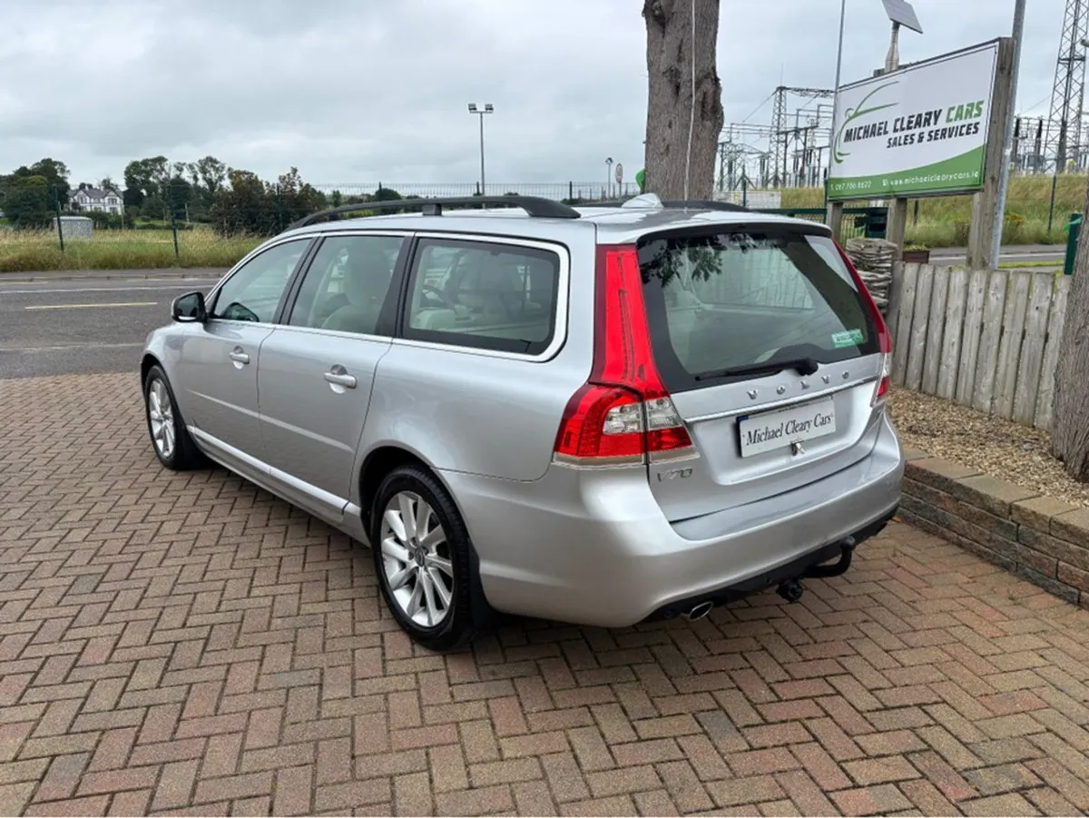 Volvo V70 D4 SE Luxury GT 5DR Auto - Image 4