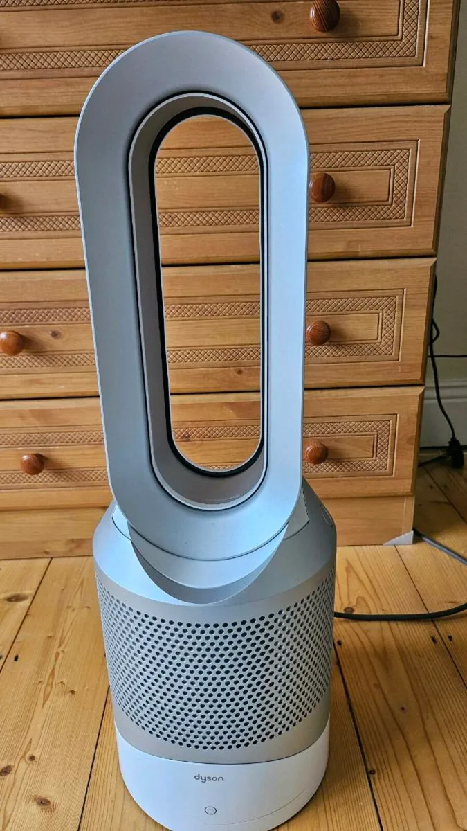 Dyson hot and cold bladeless fan - Image 1