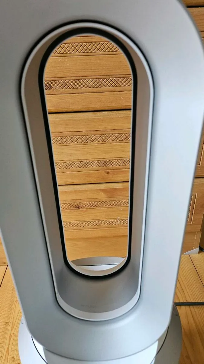 Dyson hot and cold bladeless fan - Image 2