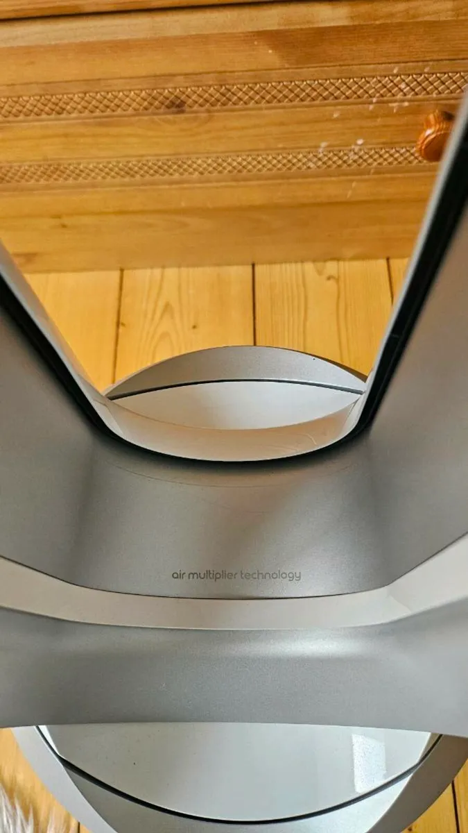 Dyson hot and cold bladeless fan - Image 3
