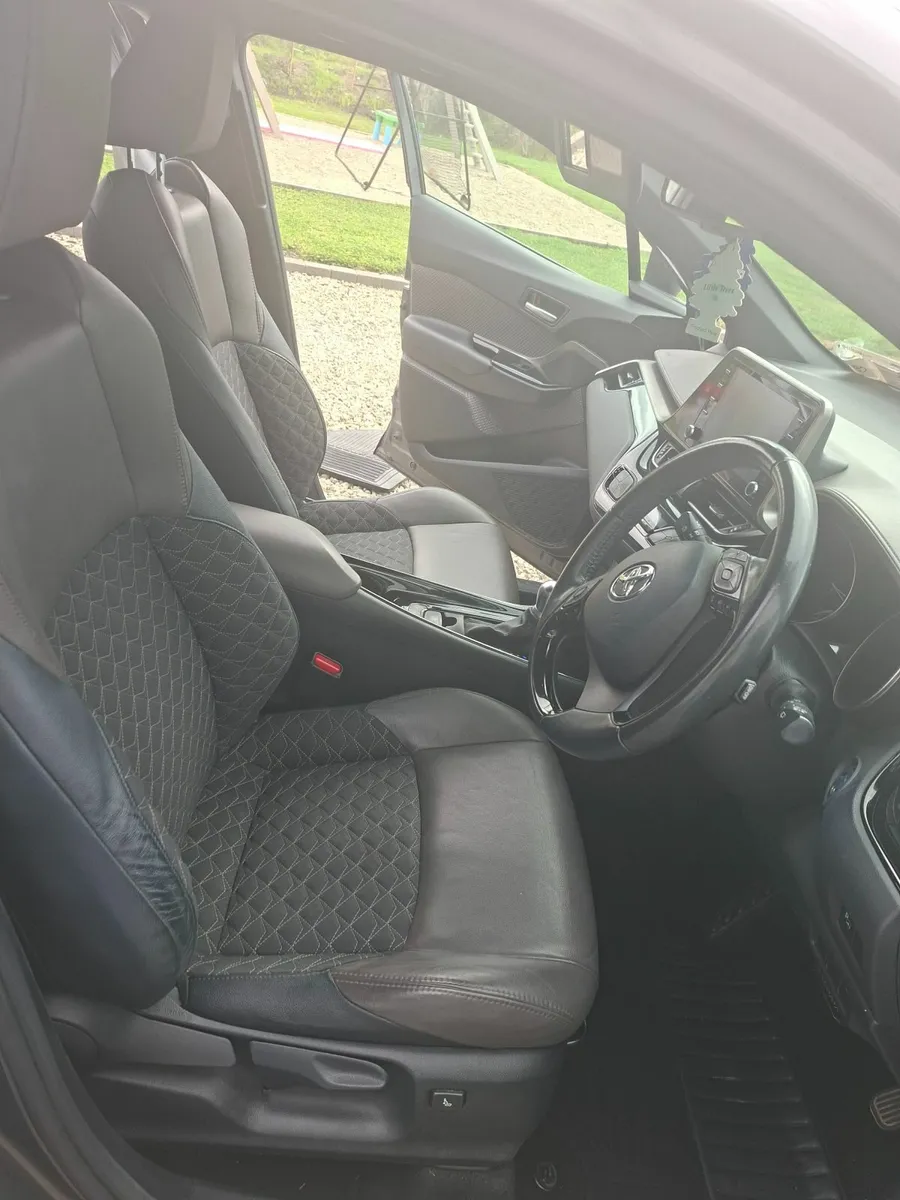 Toyota C-HR 2021 - Image 3