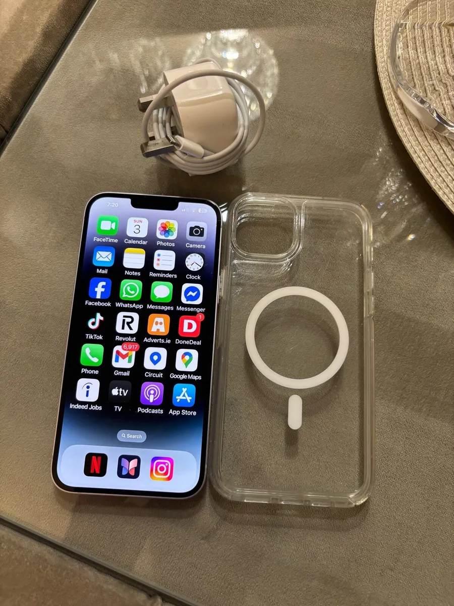 iPhone 14 Plus sim free 128GB battery excellent - Image 1