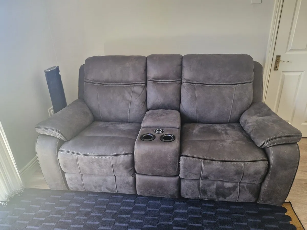 Reclinable cinema sofa - Image 1